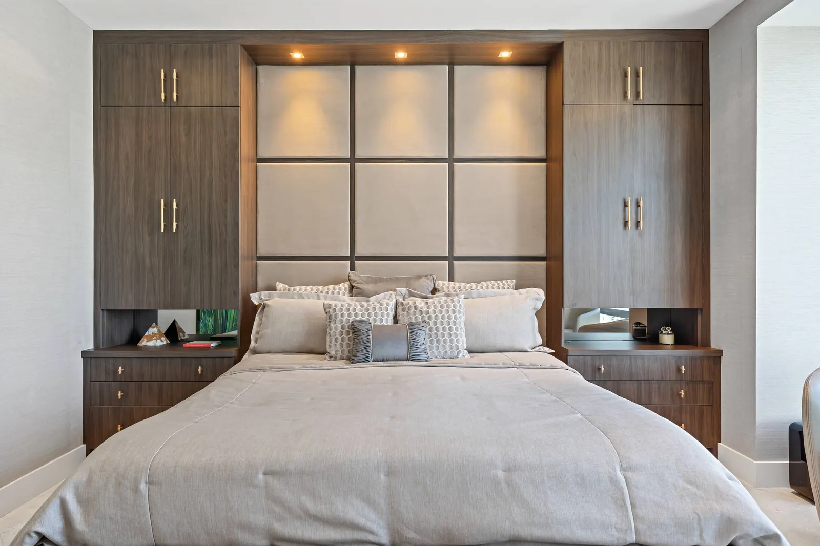 Sky-High Brickell Condo, Primary bedroom by Kathryn Interiors