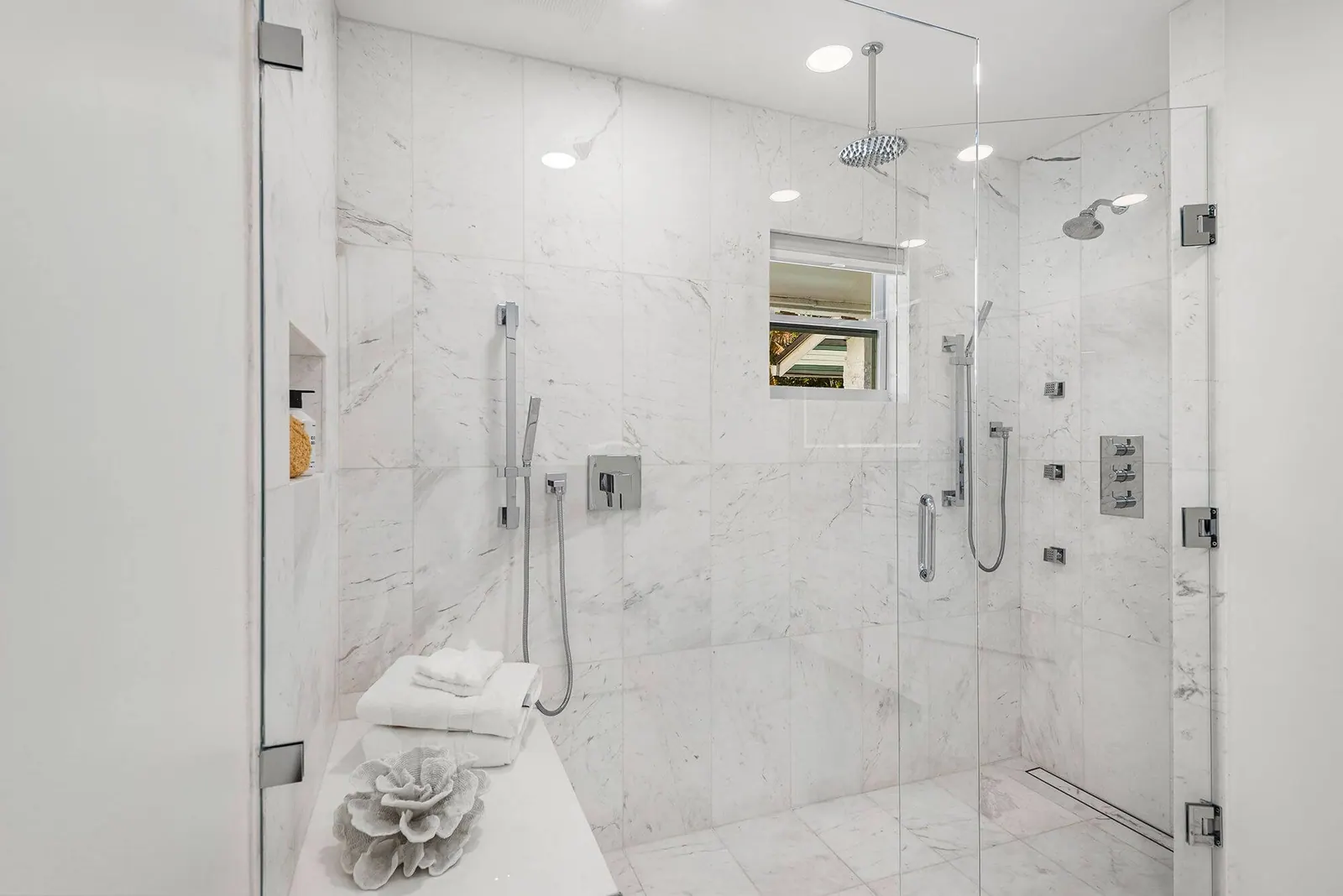 Spa Retreat, Primary bathroom by Kathryn Interiors