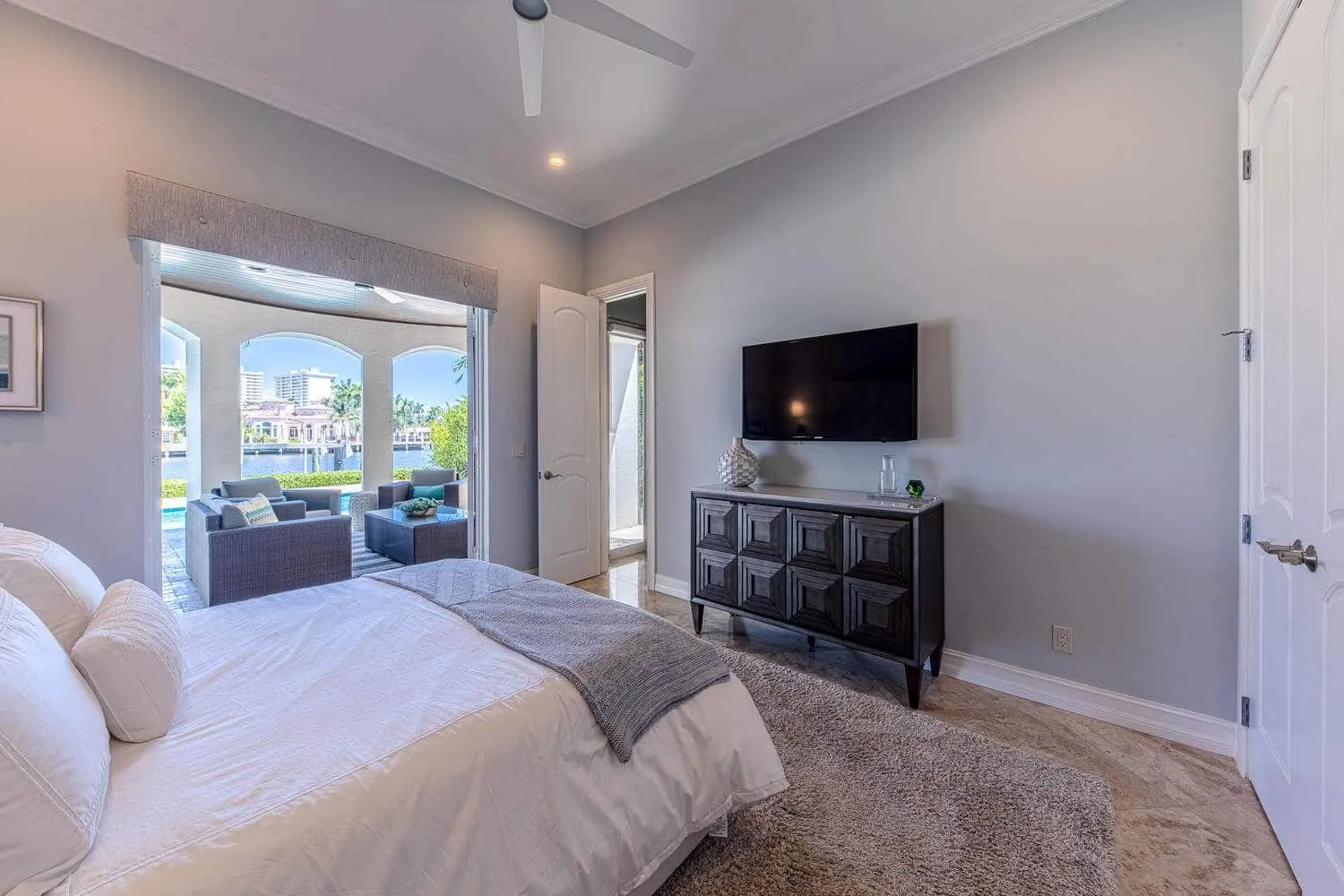 A Real Dream On The Intracoastal, Bedroom by Kathryn Interiors