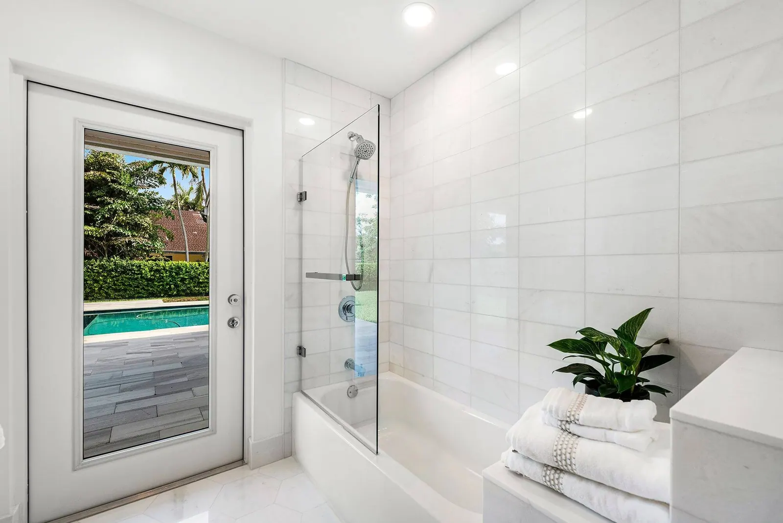 Modernized Cabana Bath, Cabana bath by Kathryn Interiors