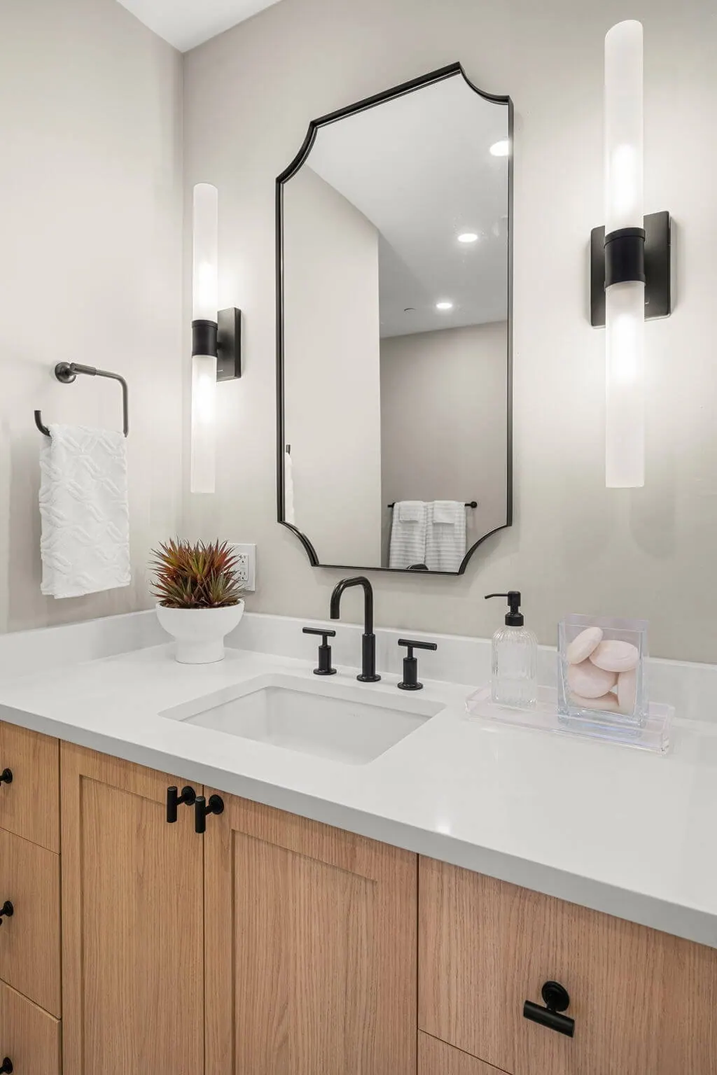 Luxury Waterfront Condo, Bathroom by Kathryn Interiors