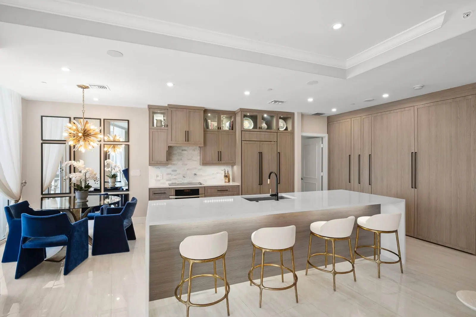 Luxury Waterfront Condo, Kitchen by Kathryn Interiors