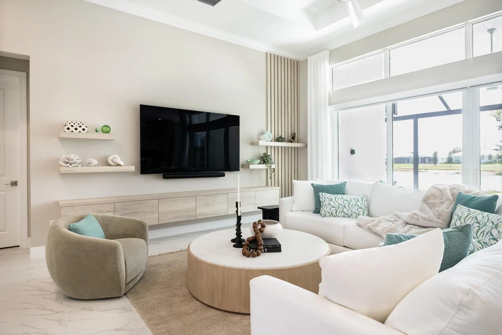 Great room by Kathryn Interiors