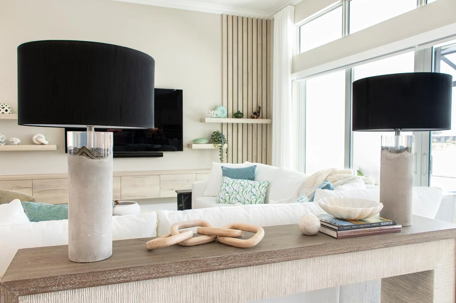 Great room, Vero Beach by Kathryn Interiors