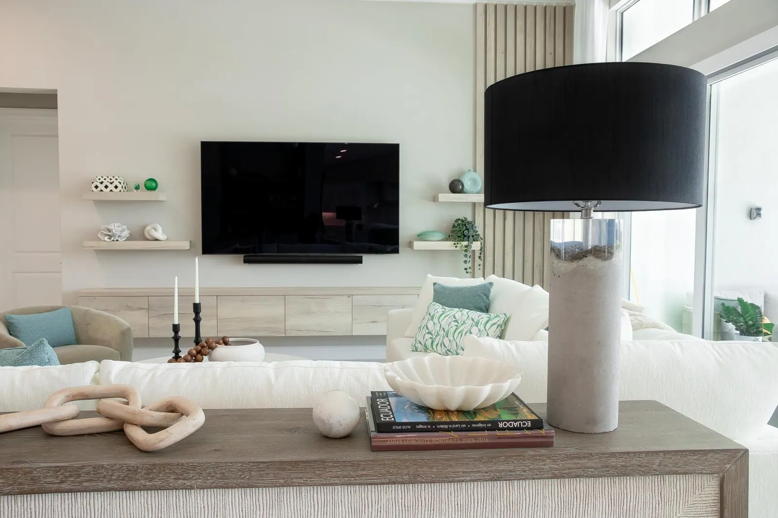 Great room, Vero Beach by Kathryn Interiors