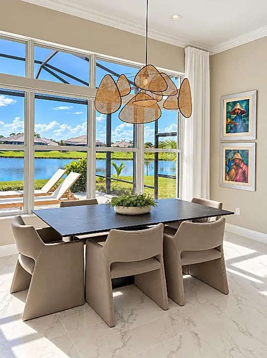 Vero Beach, Dining room by Kathryn Interiors